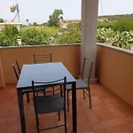 Capo Figari 8, Spazioso Nel Centro Di Con Terrazza, Wi-fi, Parcheggio Gratuito شقة